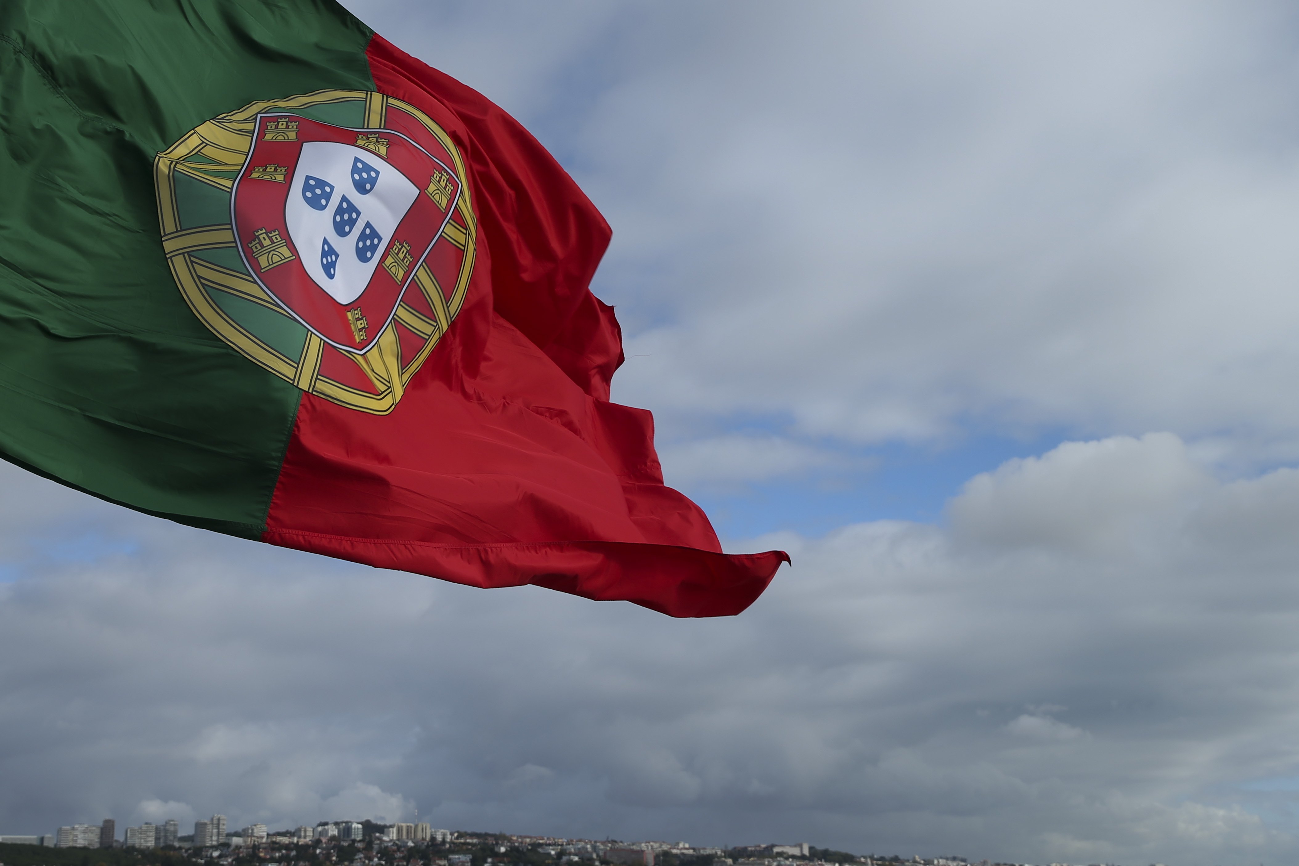 DBRS sobe rating atribuído a Portugal para &#8216;BBB&#8217;