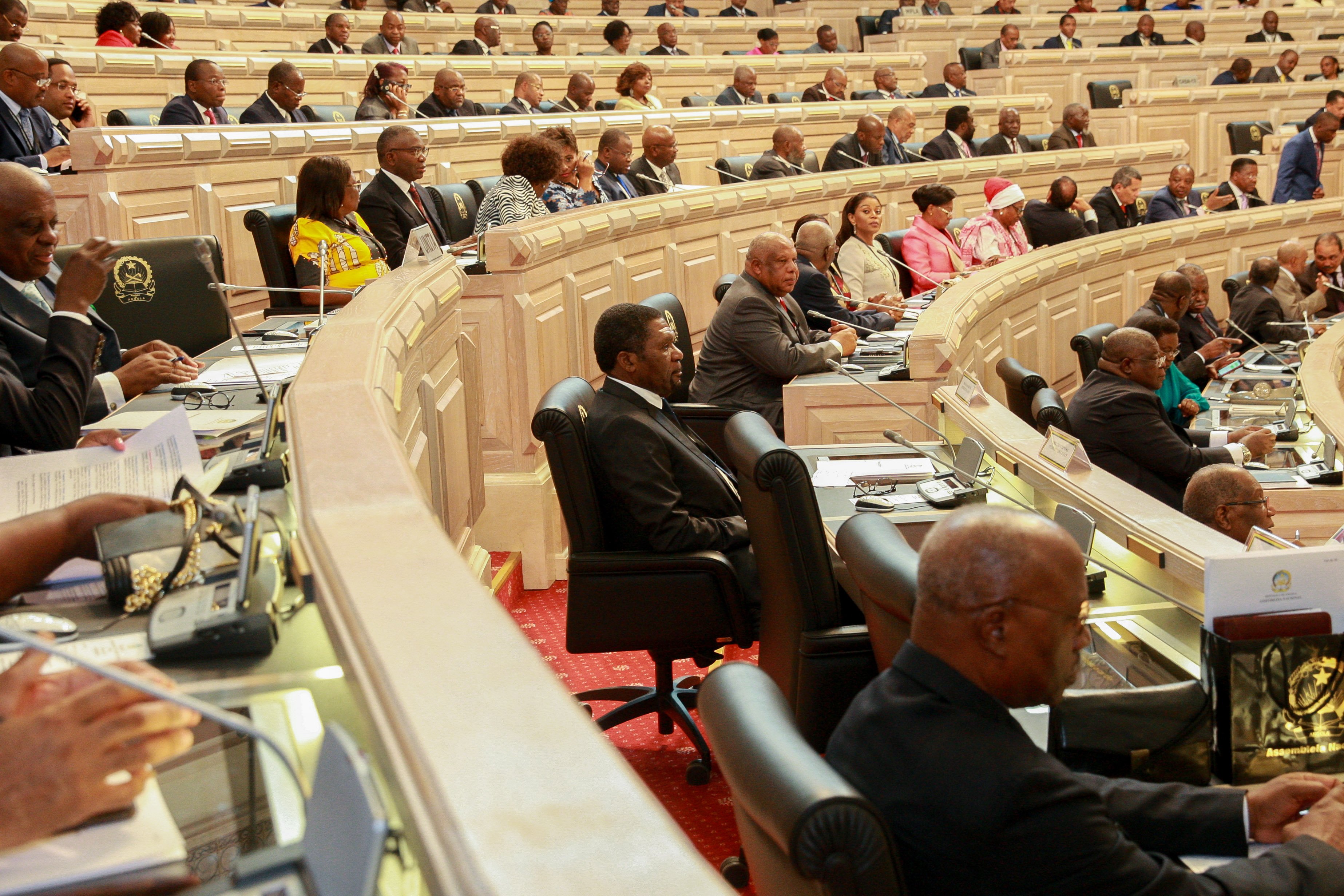 Parlamento angolano aprova nova Lei do Investimento Privado