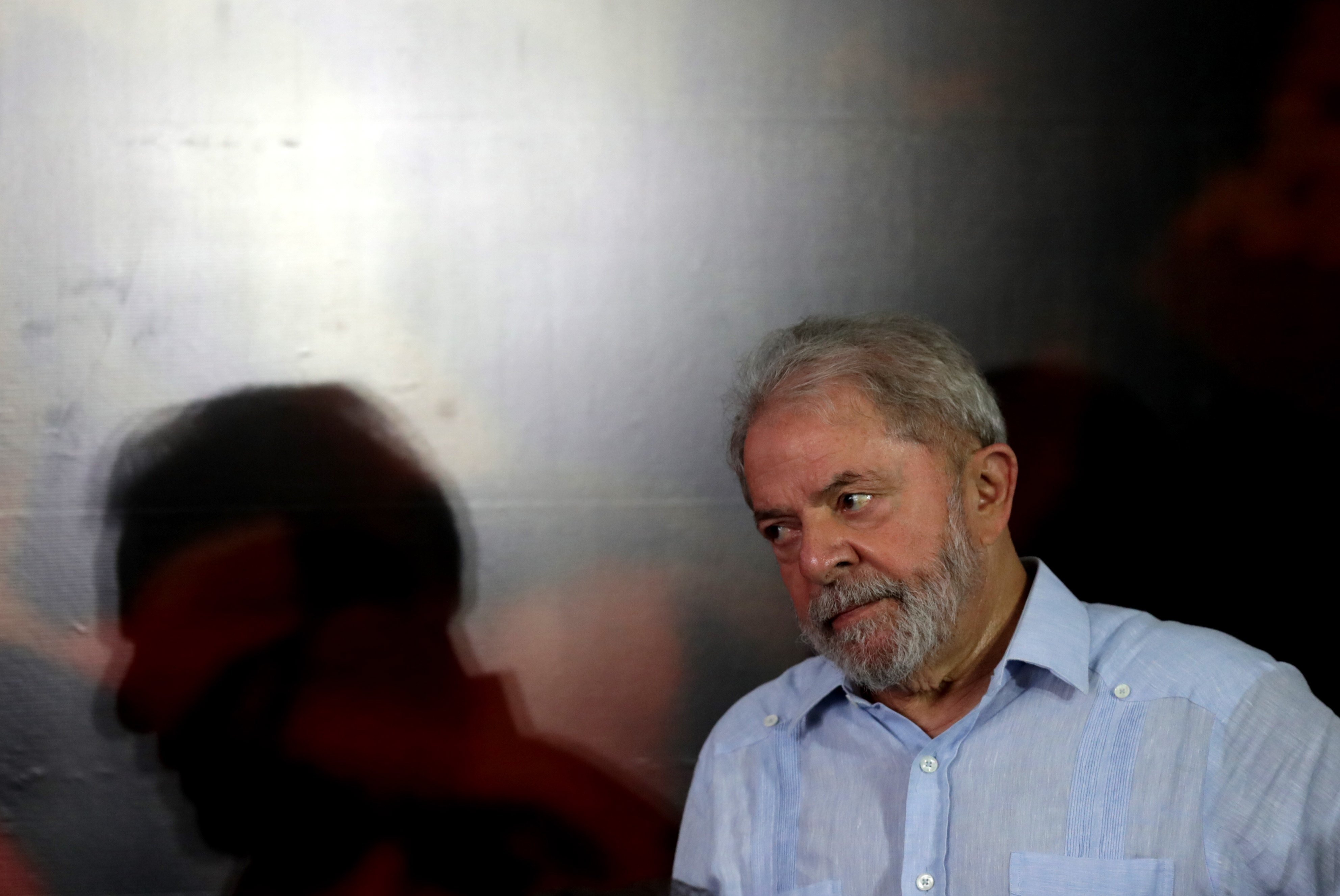 Supremo Tribunal Federal do Brasil nega recurso contra prisão de Lula da Silva