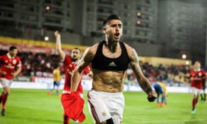 Golo de Salvio nos descontos dá vitória ao Benfica no Estoril