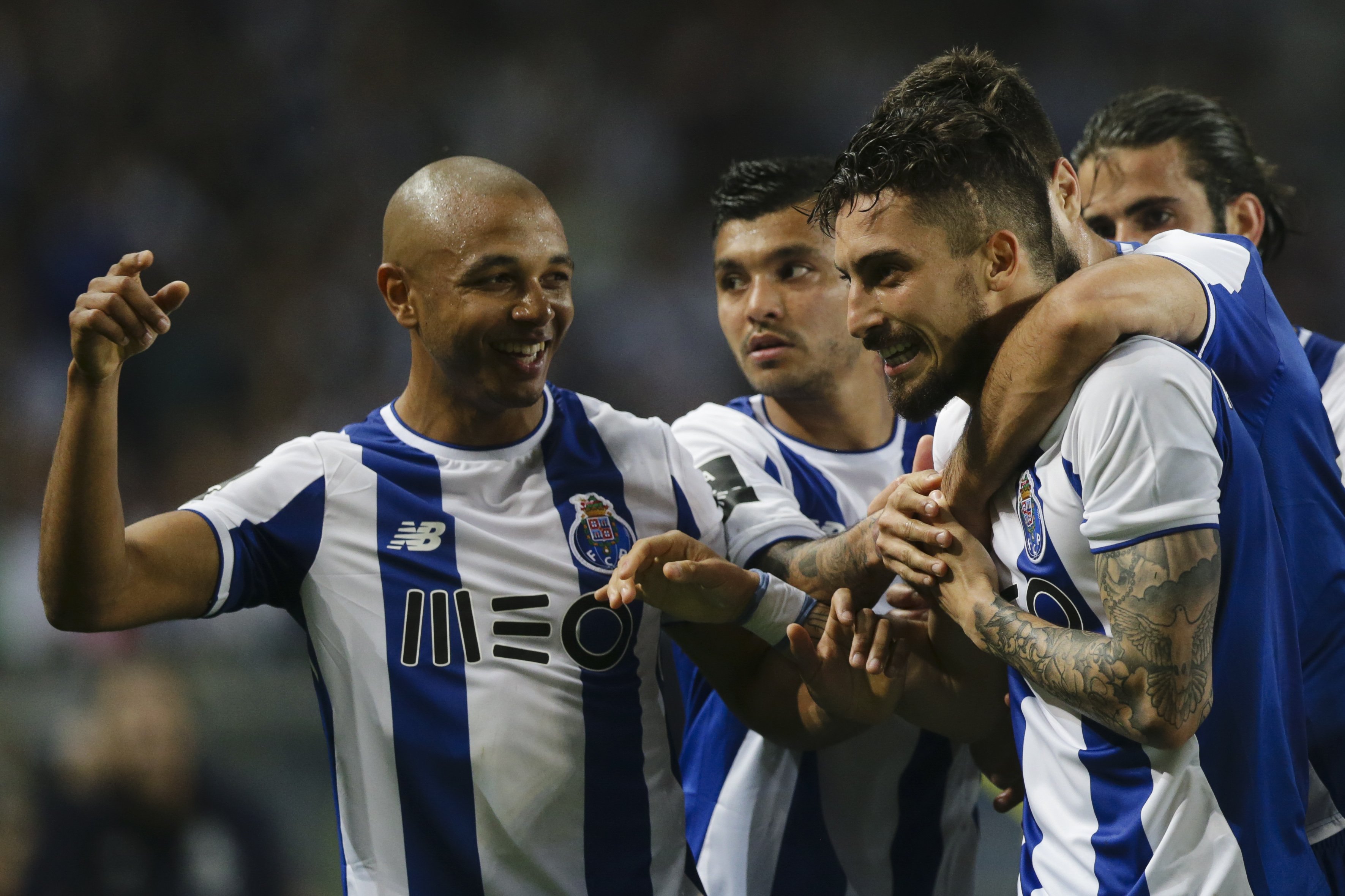 FC Porto goleia Vitória de Setúbal e mantém liderança da I Liga
