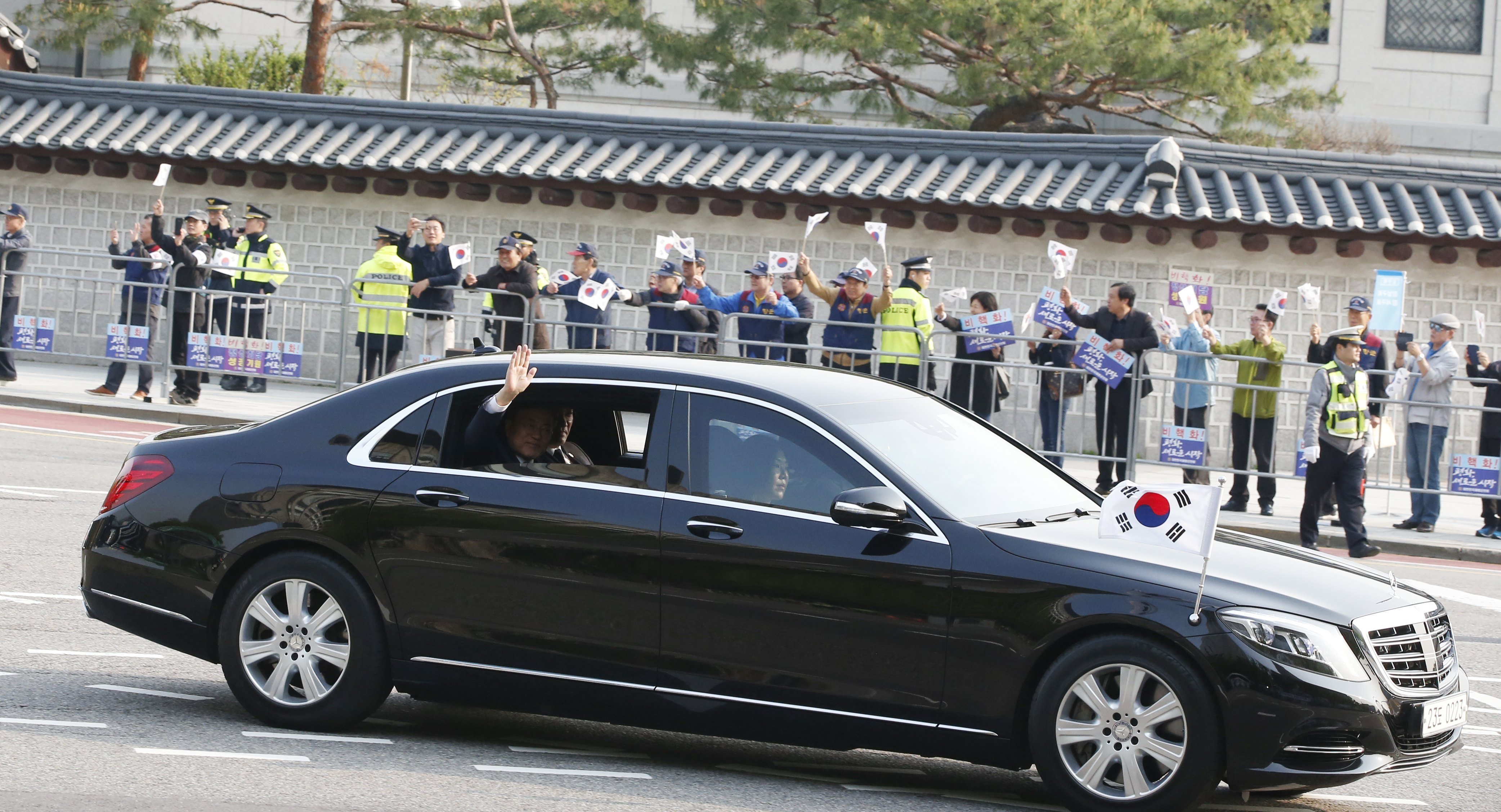 Kim Jong Un já está a caminho da cimeira com Moon Jae-in