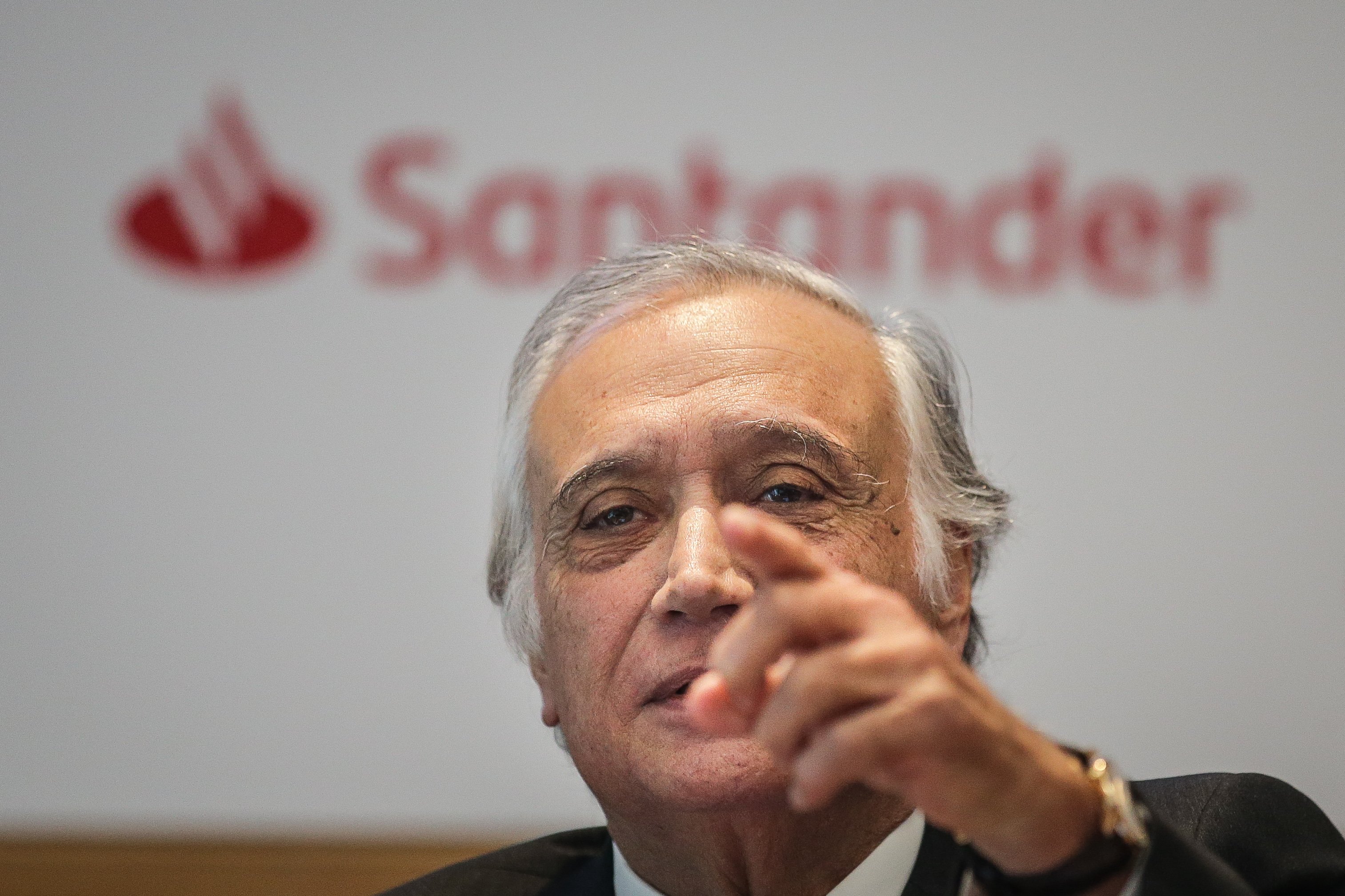 Santander Totta contra proposta para refletir juros negativos nos empréstimos