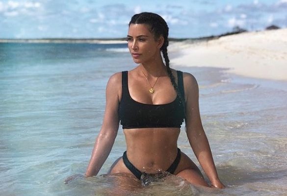Kim Kardashian faz molde do corpo para novo perfume, e partilha nas redes sociais