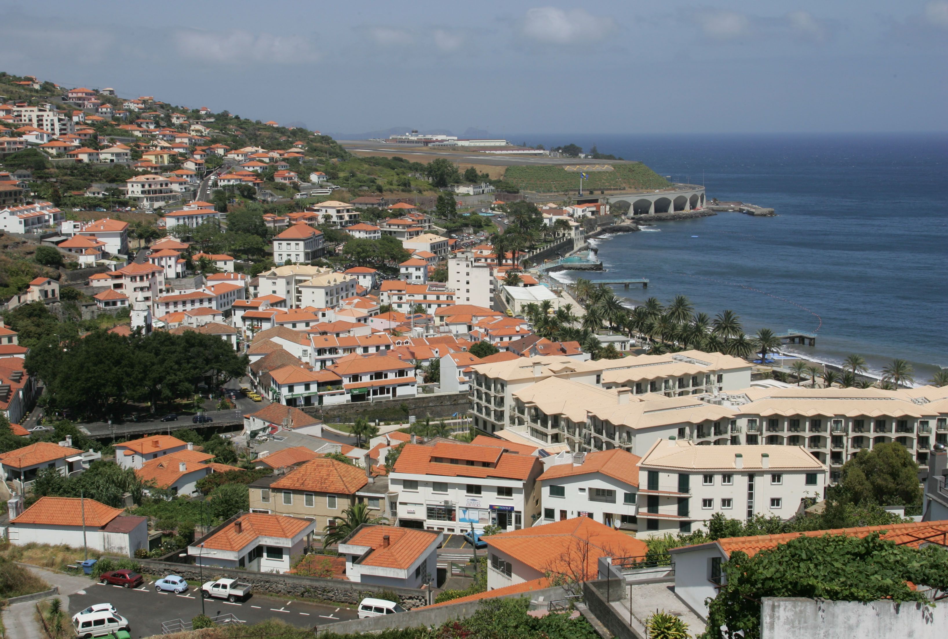 Homem que esfaqueou mortalmente a tia na Madeira condenado a 25 anos de prisão