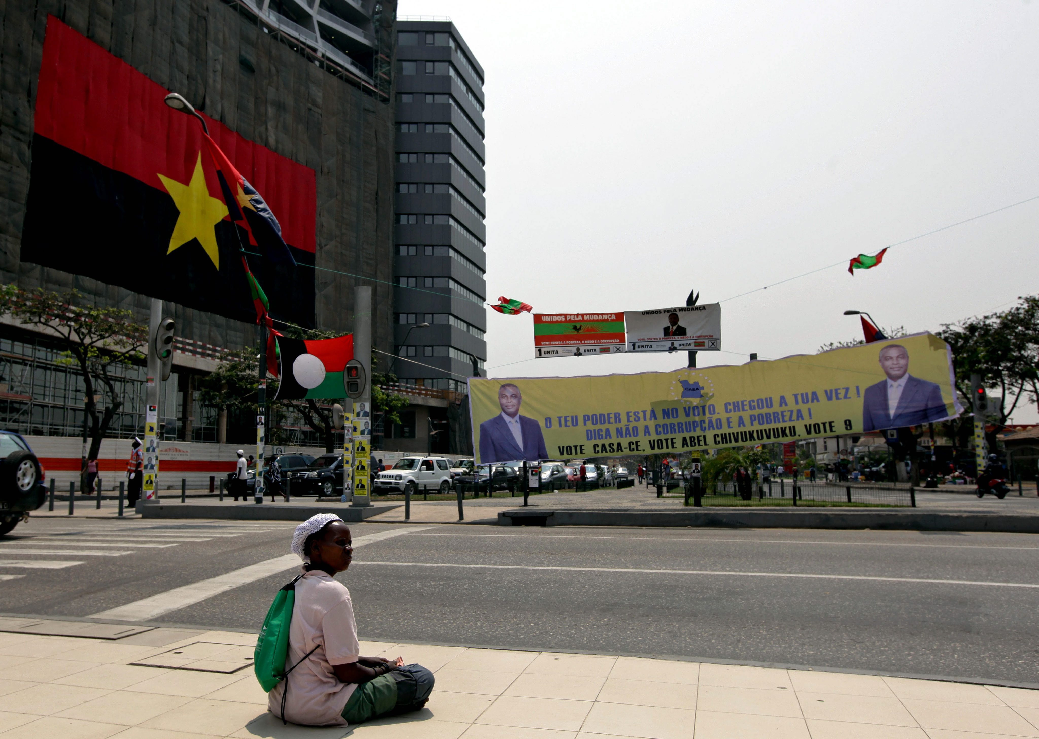 Angola endividou-se em 3 mil milhões de dólares com juros de 8,25% e 9,37%