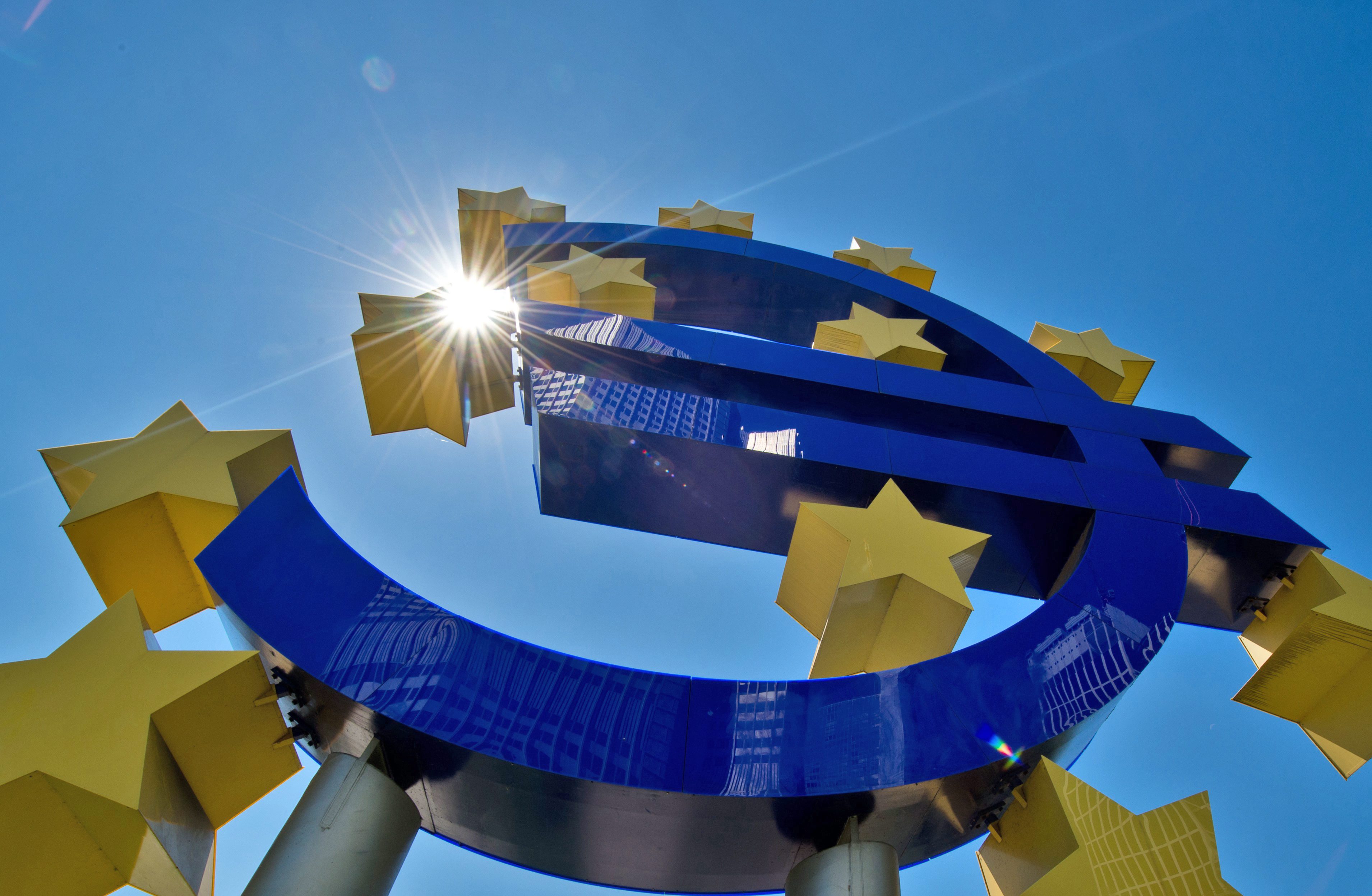 Crescimento da economia da zona euro e UE abranda no 1.º trimestre