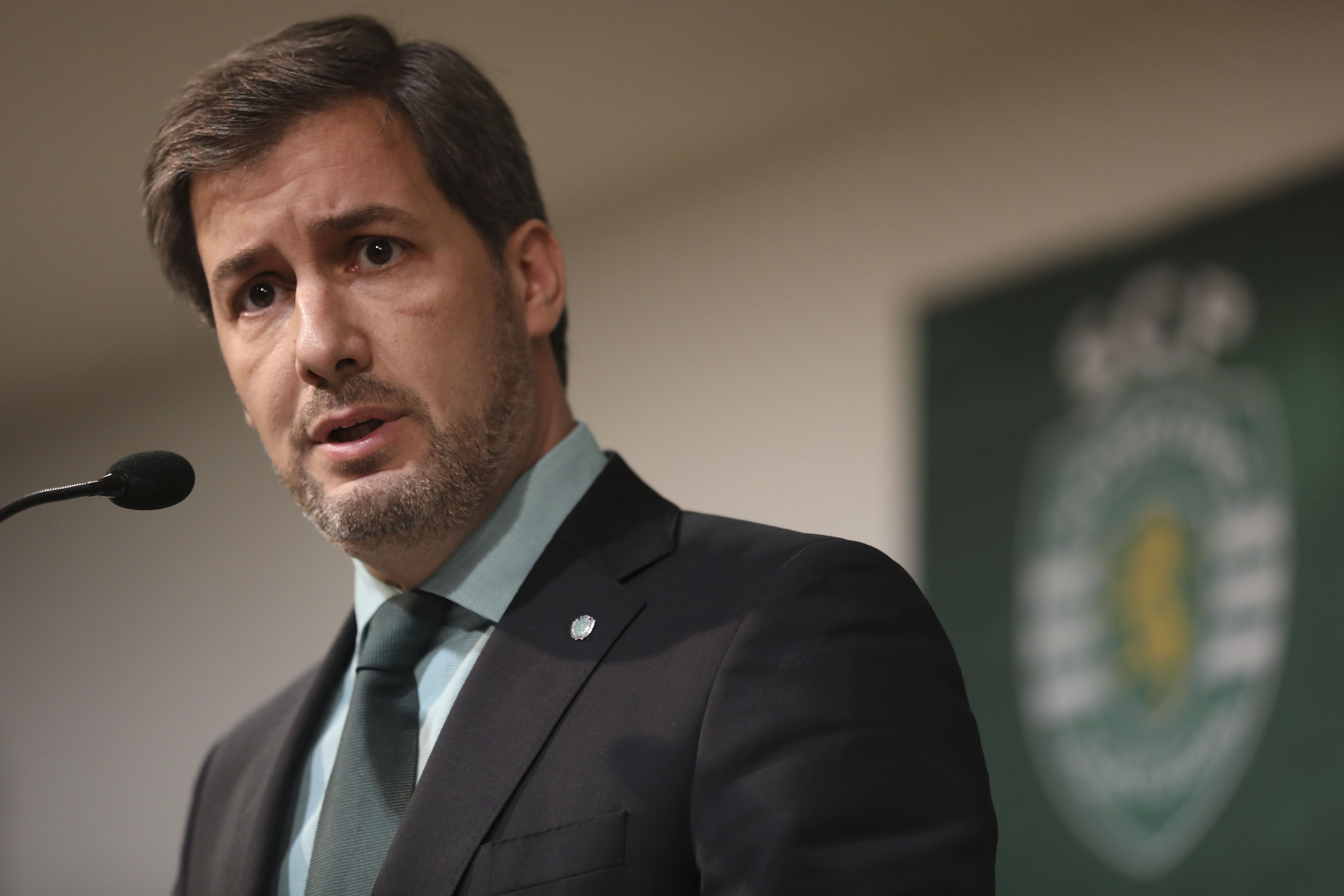 Presidente do Sporting vai mover processo contra Presidente da Assembleia da República