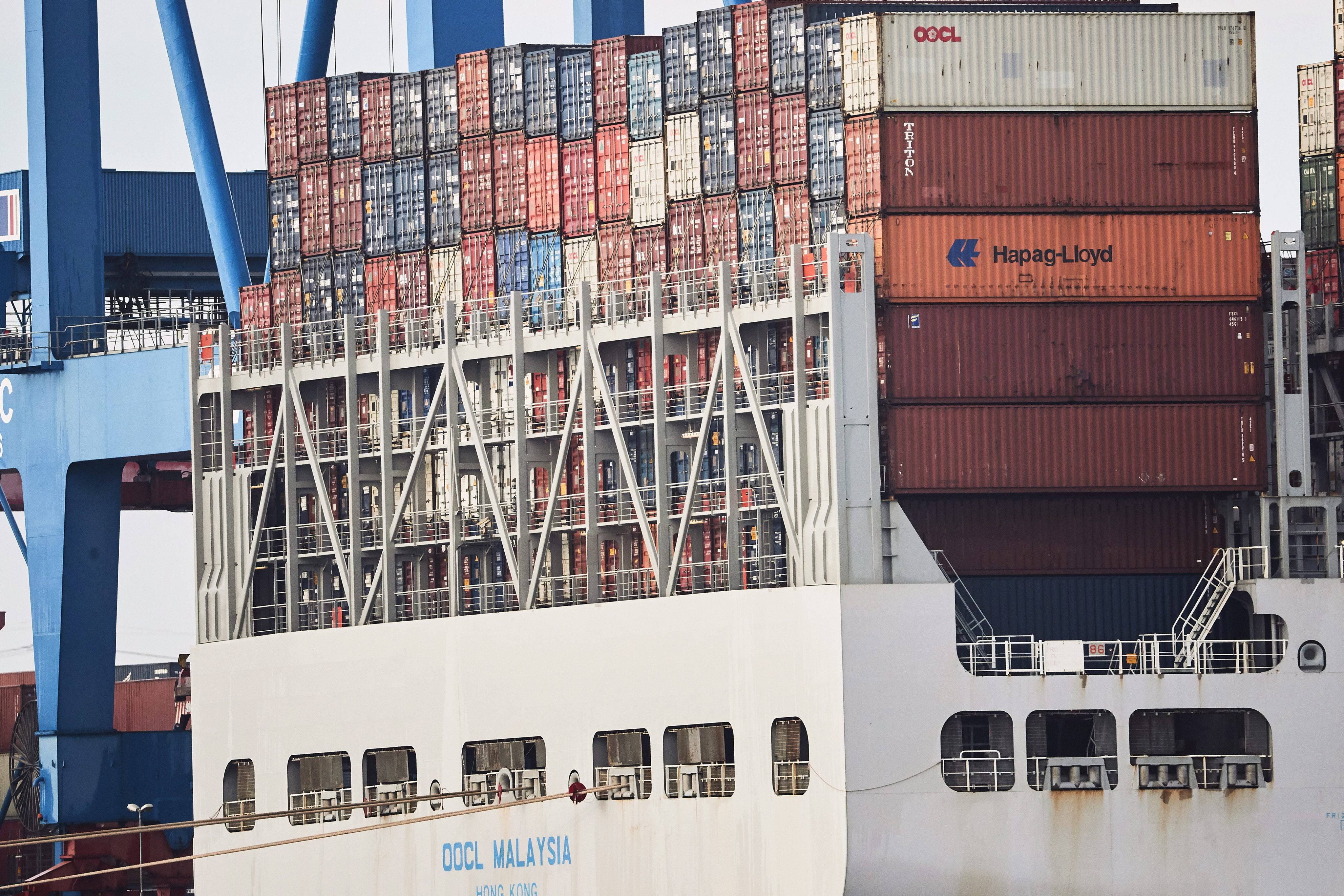 Exportações aumentam 2,7% e importações crescem 6,3% até março &#8211; INE