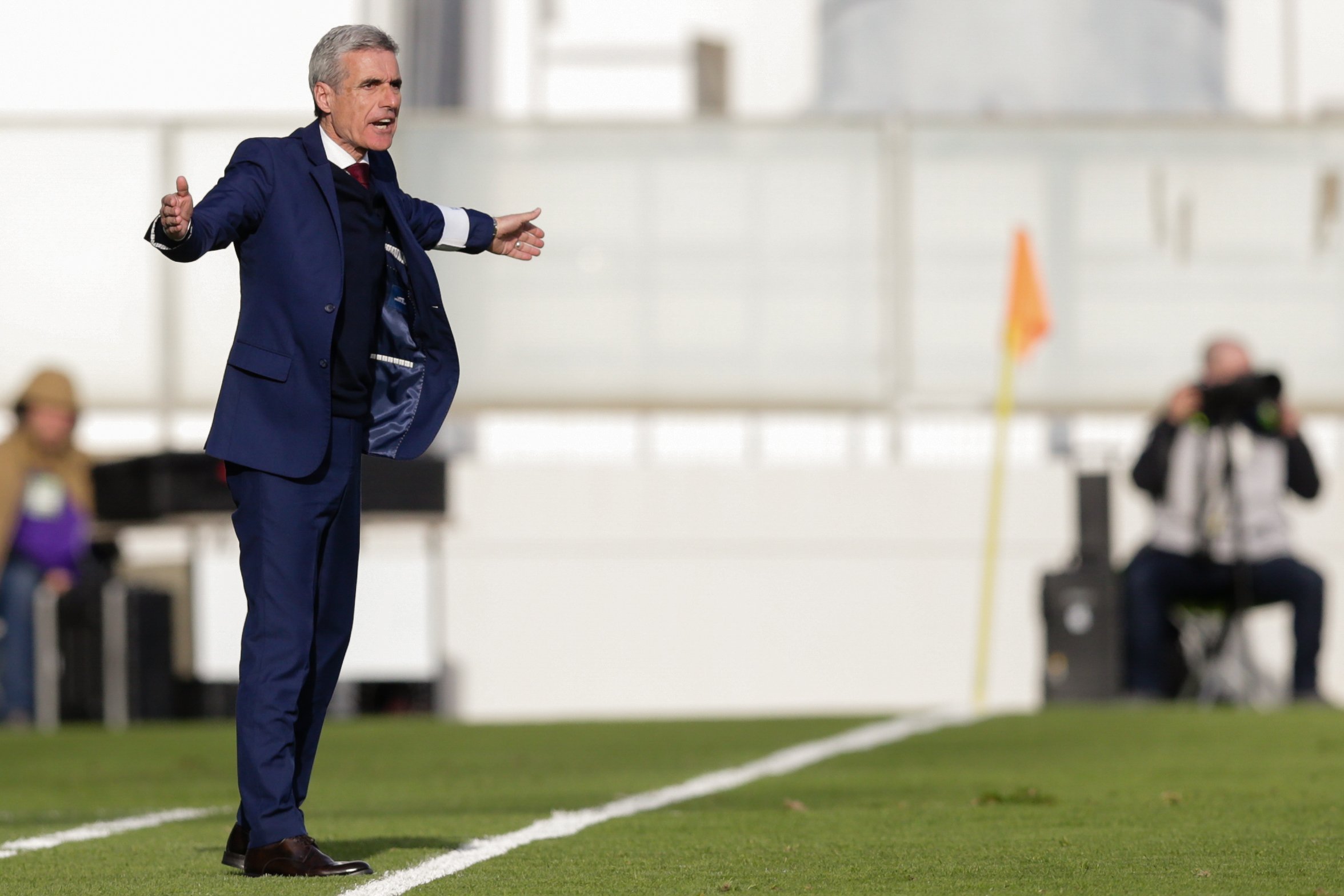 Treinador Luís Castro ruma ao Vitória de Guimarães, com contrato de dois anos
