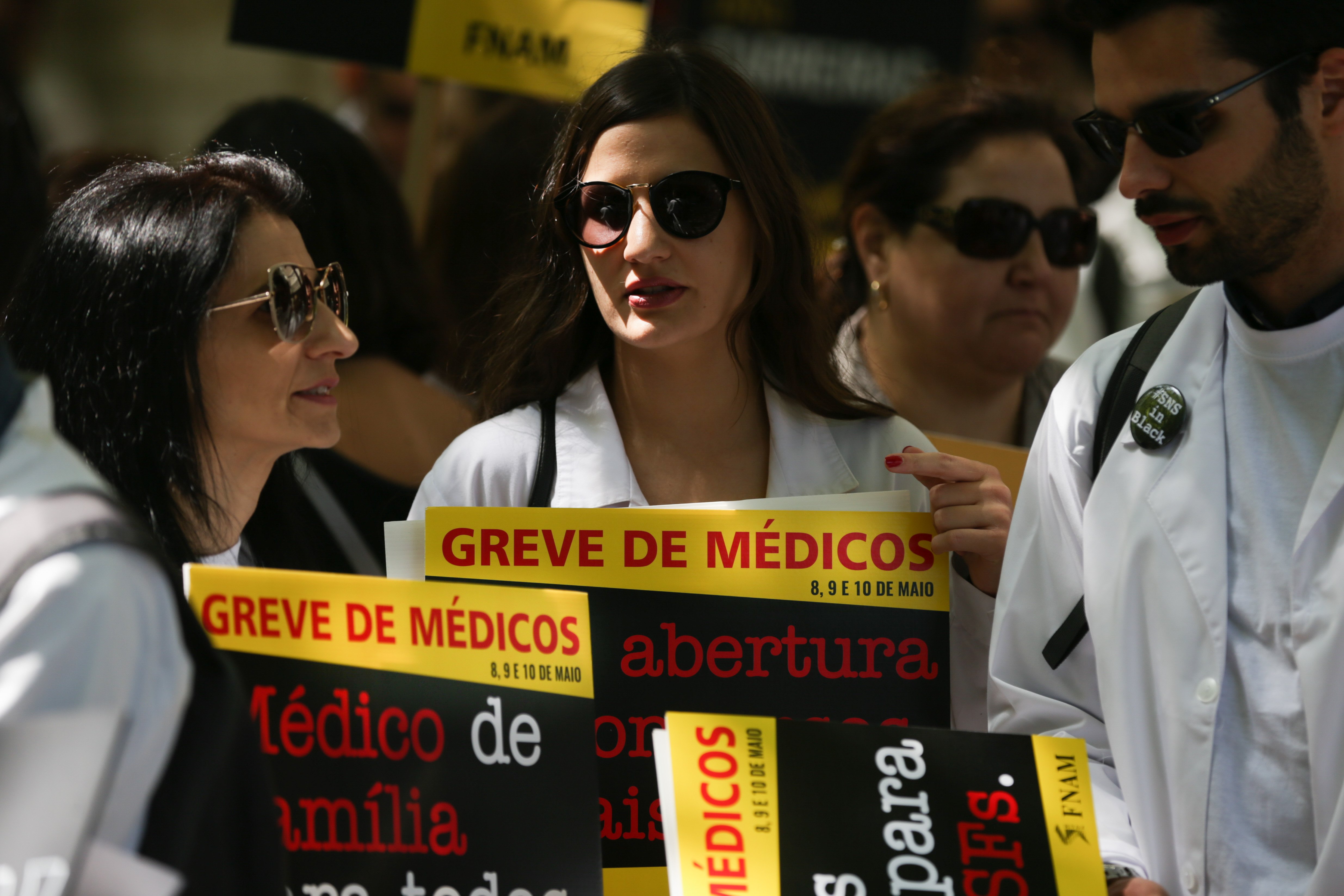 Sindicatos denunciam contratação ilegal no Instituto Medicina Legal Lisboa