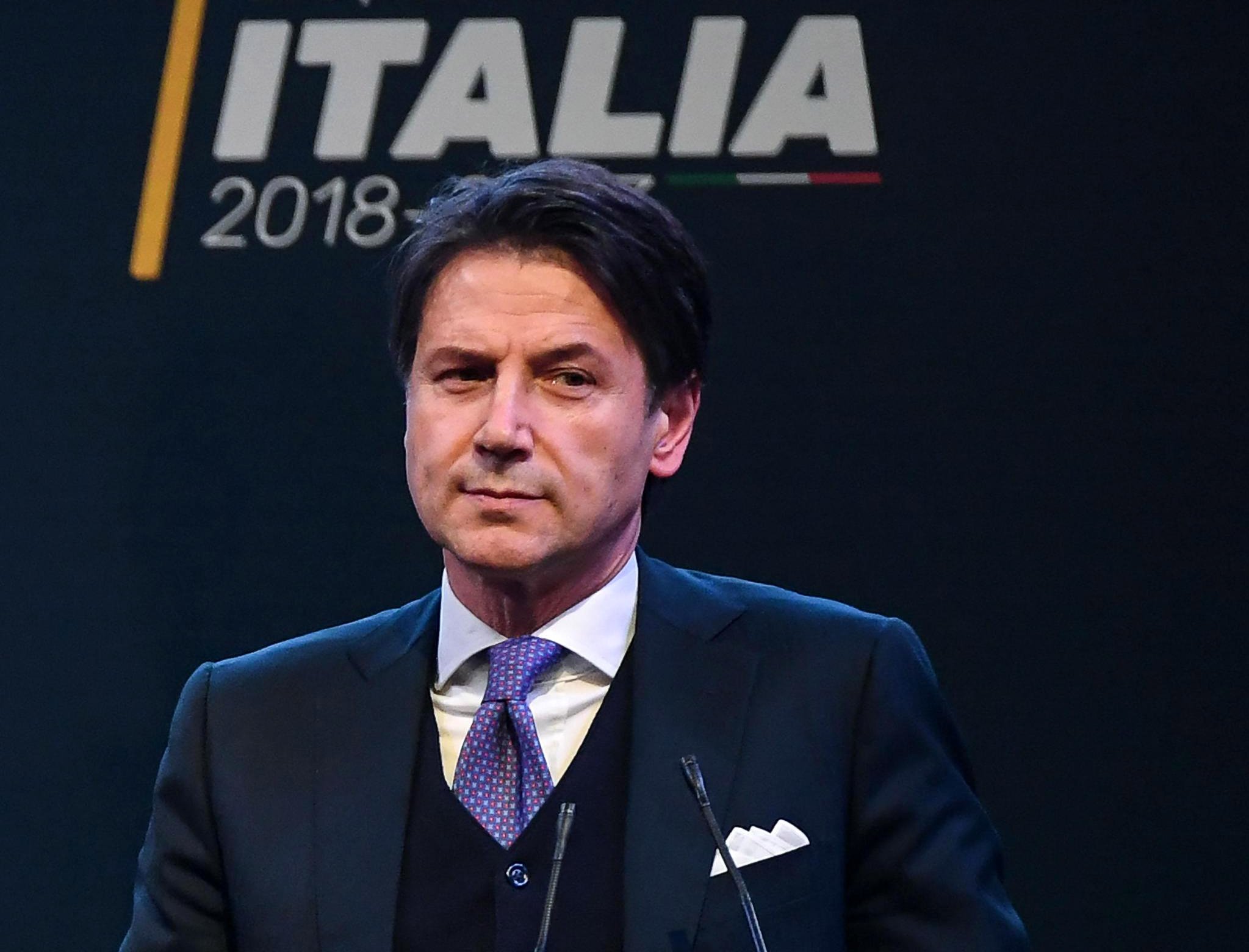 Jurista Giuseppe Conte renuncia à tarefa de formar novo Governo em Itália