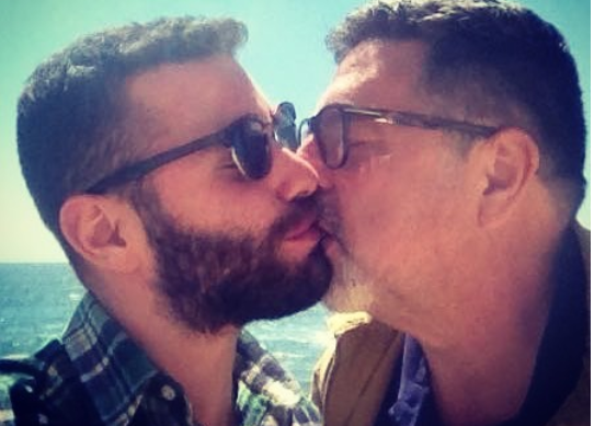 A beijar o companheiro, José Carlos Malato assume homossexualidade