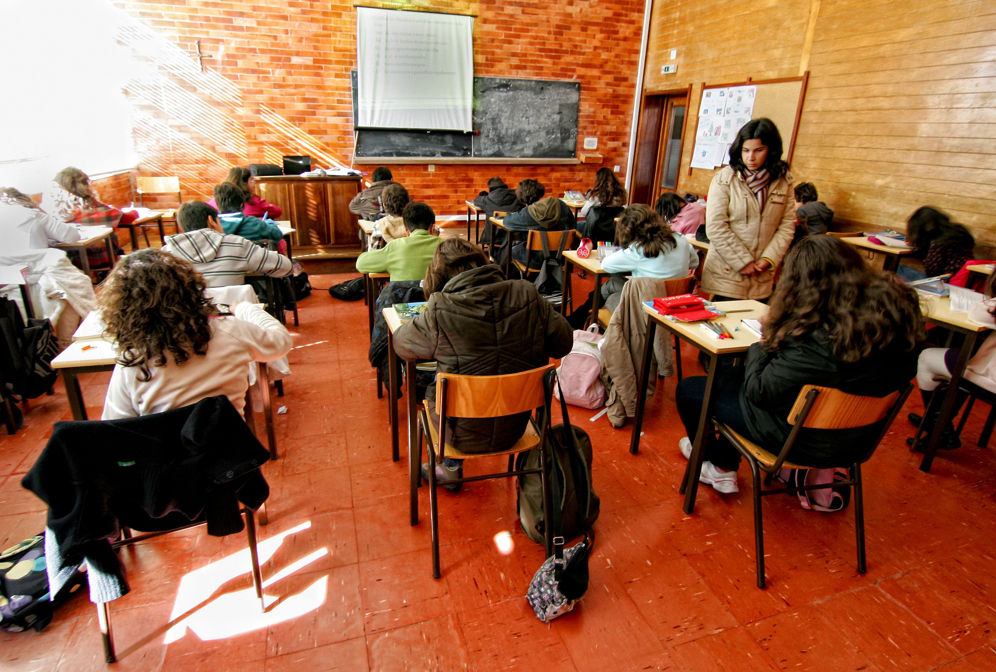 Colégio arbitral decreta serviços mínimos para greve dos professores às avaliações