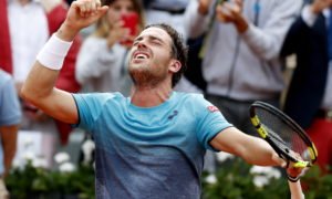 Marco Cecchinato nas meias-finais do Roland Garros, ao eliminar Novak Djokovic
