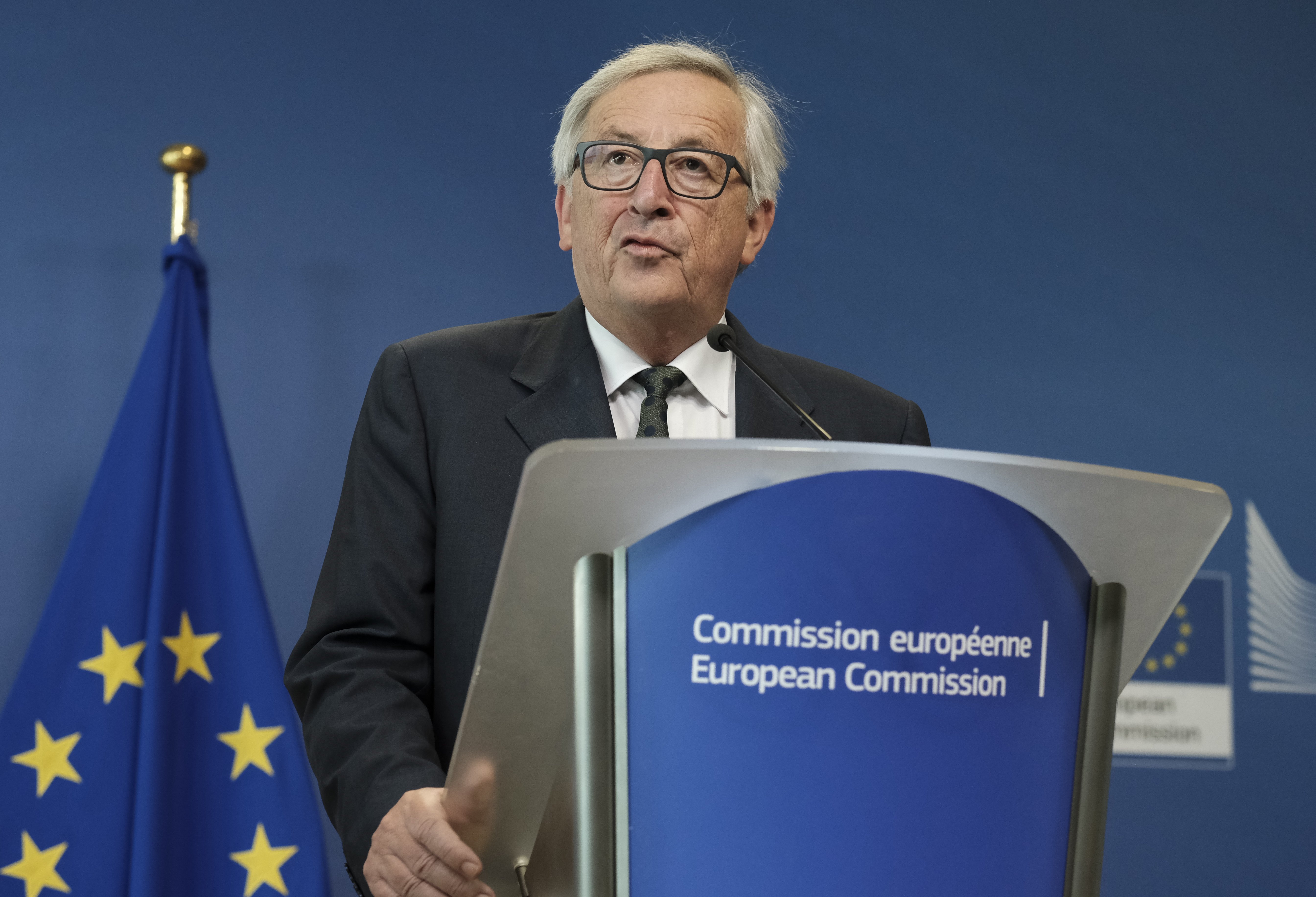 Migrações: Juncker convoca grupo de líderes europeus para reunião no domingo