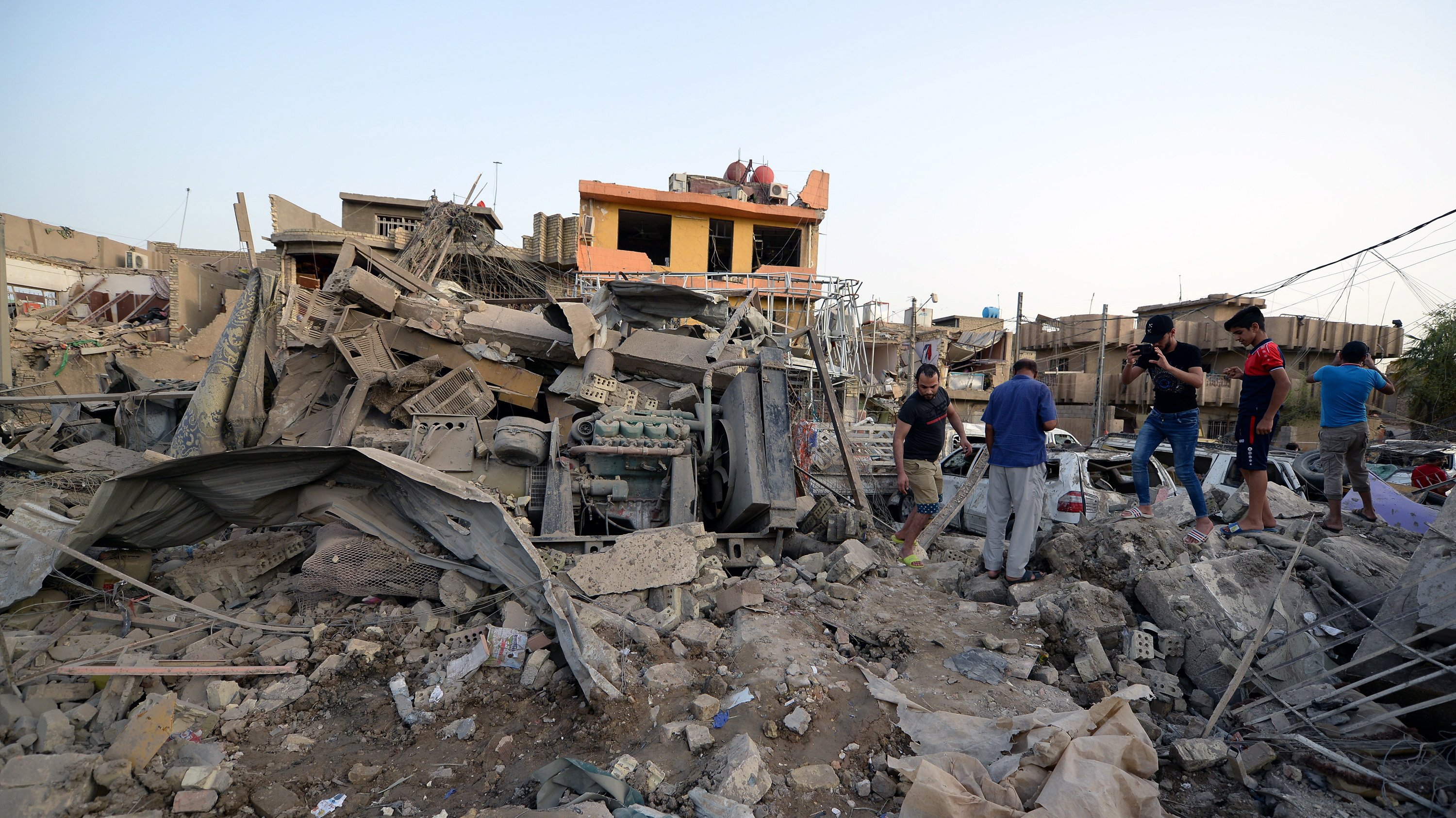 Doze mortos em explosão junto a ministério na capital do Afeganistão