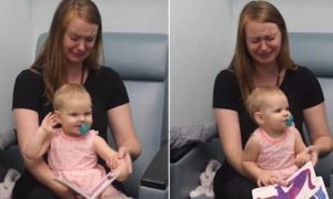 Video: Mãe chora de emoção ao perceber que a sua bebé consegue ouvir pela primeira vez