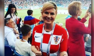 Presidente da Croácia paga viagens do próprio bolso e vê os jogos na bancada