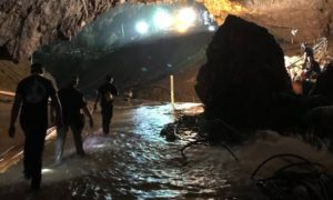 Elon Musk publica video gravado no interior da gruta na Tailândia