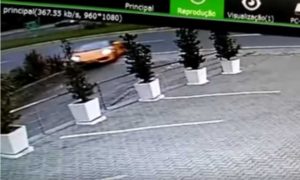Video: Condutora destrói Lamborguini emprestado e sem seguro