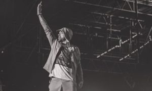 O novo álbum de Eminem chegou de surpresa e com muita polémica