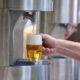 Vídeo: Câmara instala fontes de cerveja em jardim na Eslovénia