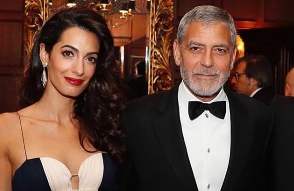 Mulher de George Clooney deixa-se fotografar com os com os filhos gémeos