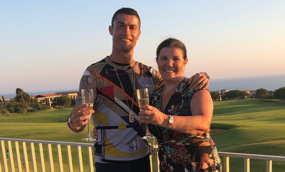 Dolores Aveiro deixa mensagem de parabéns a Ronaldo nas redes sociais