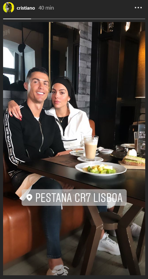 Cristiano Ronaldo em &#8216;pequeno-almoço romântico&#8217; com Georgina Rodríguez