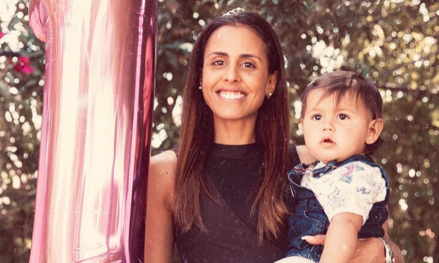 Video: &#8220;Bebé perneta&#8221;: Carolina Patrocínio mostra a filha mais nova com gesso na perna