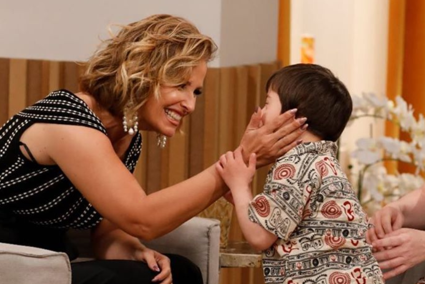Cristina Ferreira encantada com criança com trissomia 21: &#8220;O Gabriel. Um menino perfeito.&#8221;
