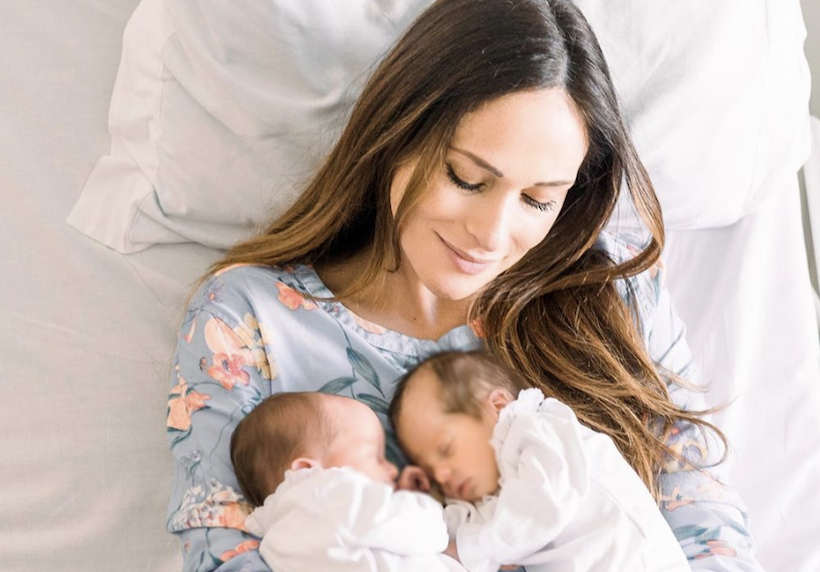 As primeiras fotos do nascimento das filhas de Helena Costa