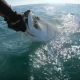 Video: Tubarão &#8220;gigante&#8221; arranca peixe das mãos de pescador