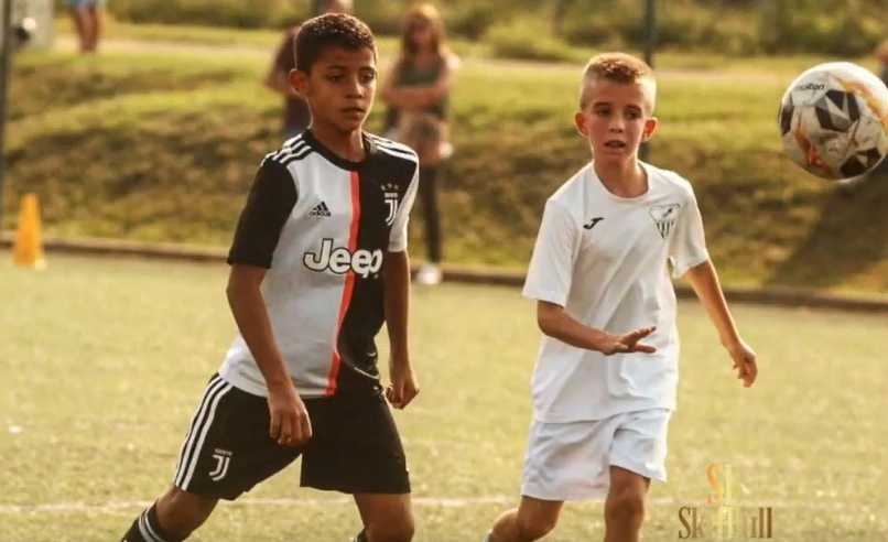 Video: Cristiano Júnior imita o pai e marca quatro pela Juventus