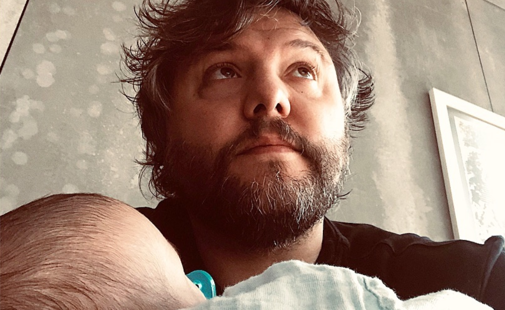 César Mourão partilha nova foto do filho bebé