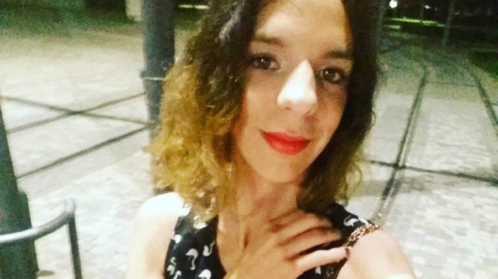 Alexa Devni , ex-&#8220;Ídolos&#8221;, vai processar família do namorado após passar natal na rua