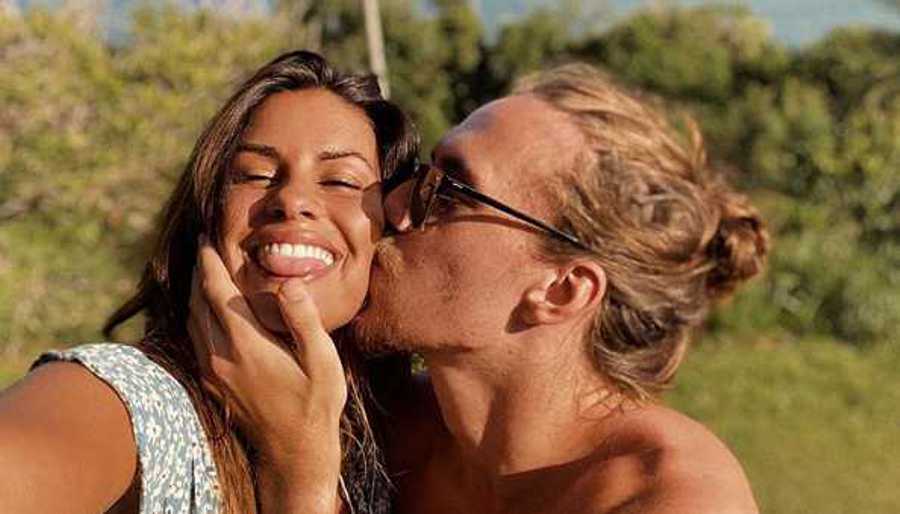 &#8220;Só amor&#8230;&#8221;: Após assumir namoro, Carolina Loureiro revela nova foto com Vitor Kley