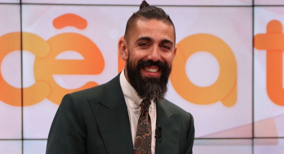 Paulo Battista brinca com o nascimento do filho: “O Rafael nasceu de 15 dias…”