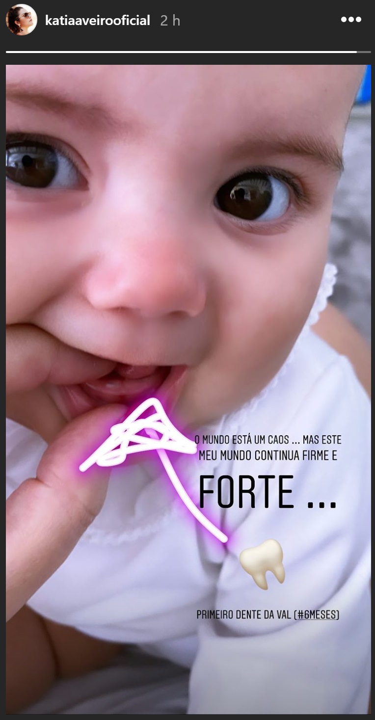 Mãe babada, Katia Aveio revela: &#8220;O primeiro dente da Valentina&#8230;&#8221;