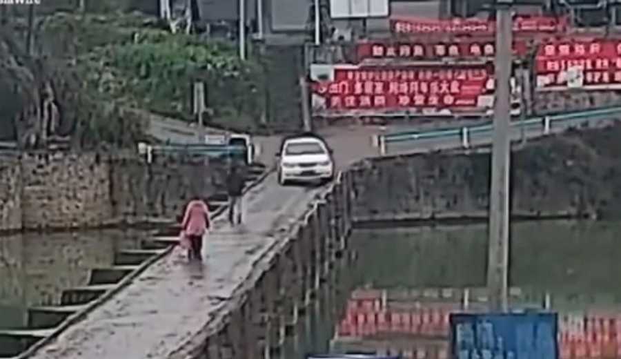 Video: Condutor &#8220;atira&#8221; carro ao rio, minutos depois de passar no exame de condução