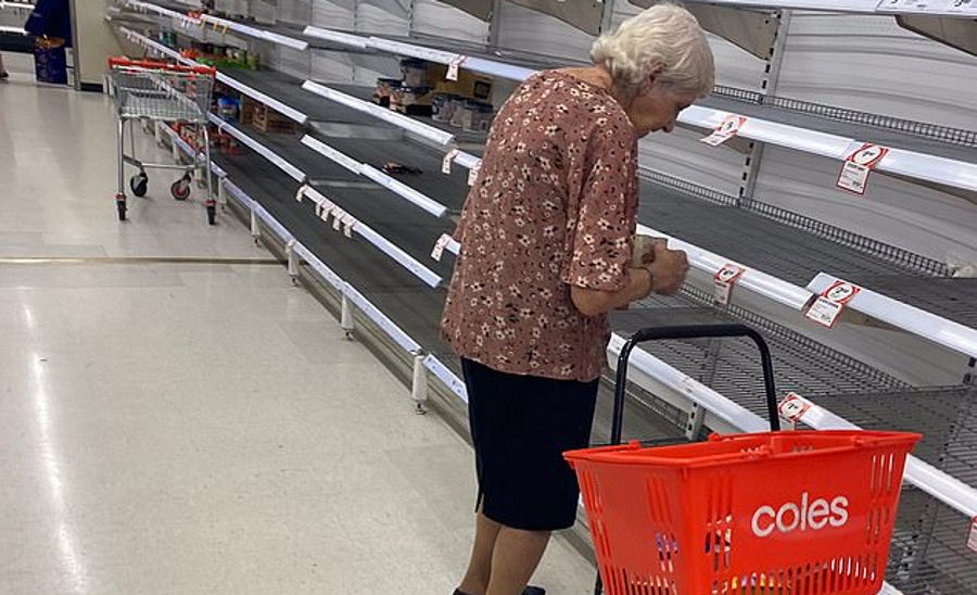 Austrália: Idosa &#8220;em lágrimas&#8221; ao ver prateleiras de supermercado vazias comove redes sociais