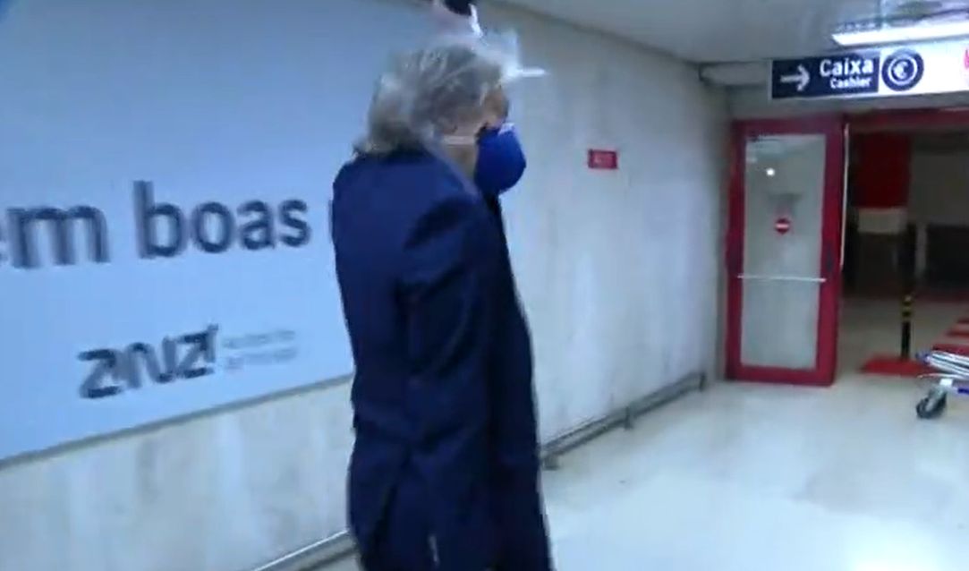 Video: Jorge Jesus chegou a Lisboa e irritou-se com os jornalistas: &#8220;Deviam apanhar o virus&#8230;&#8221;