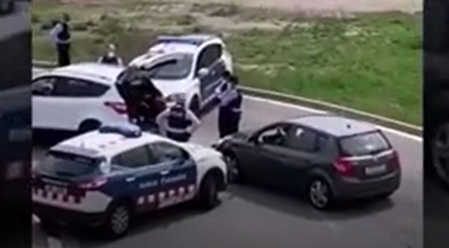 Video: Coloca mulher na bagageira para &#8220;furar&#8221; quarentena e acaba detido pela polícia