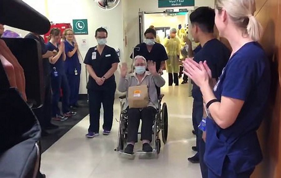 Video: Mulher de 94 anos vence o coronavirus e sai do hospital debaixo de aplausos: &#8220;Mulher Maravilha!&#8221;