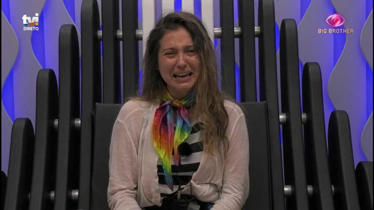 Big Brother: Ana Catharina chora no confessionário: &#8220;A galinha é uma pessoa, é igual&#8230;&#8221;