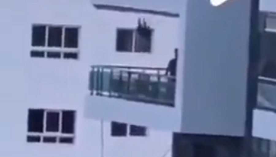 Video: Pai empurra filha num baloiço instalado na varanda. Imagens ficaram virais