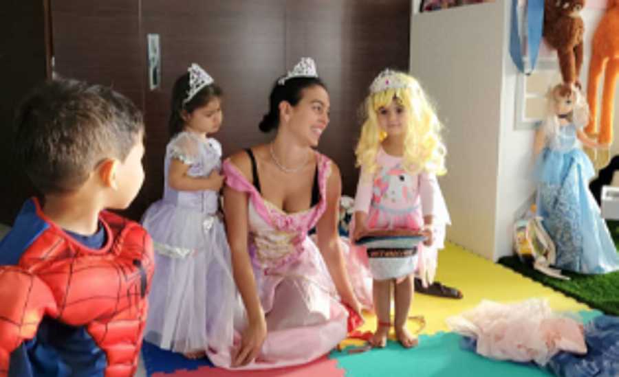 Georgina Rodriguez mascara-se de princesa com as filhas: &#8220;Coisas mais lindas&#8230;&#8221;