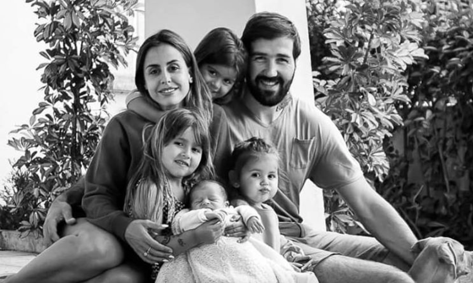 &#8220;A capa mais bonita&#8221;: Família de Carolina Patrocínio posa para revista &#8220;Cristina&#8221;