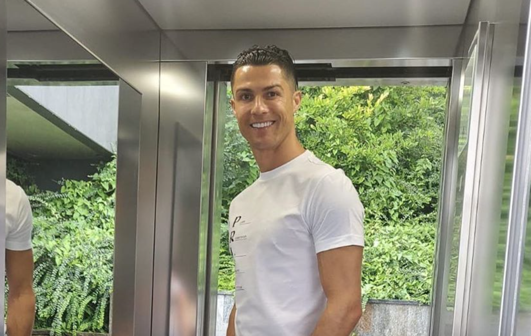 Cristiano Ronaldo deseja um &#8220;bom dia&#8221; aos fãs e recebe elogios das &#8220;mulheres da sua vida&#8221;
